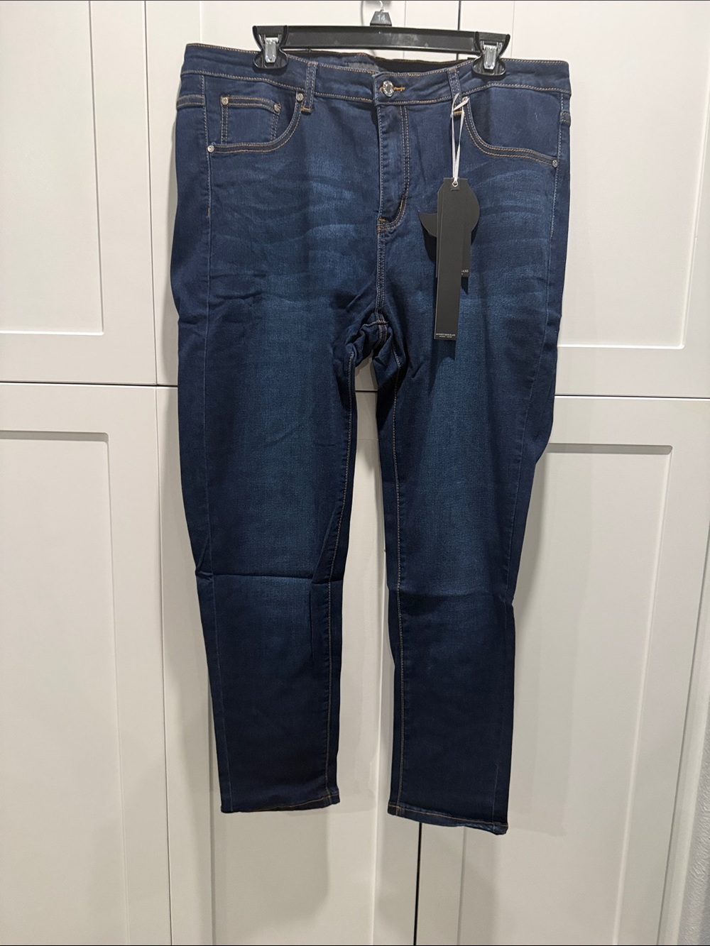 Women's Skinny Jeans in Dark Blue - Sleek Everyday Fit